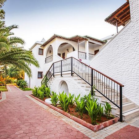 Merit Cyprus Gardens Holiday Фамагуста Экстерьер фото