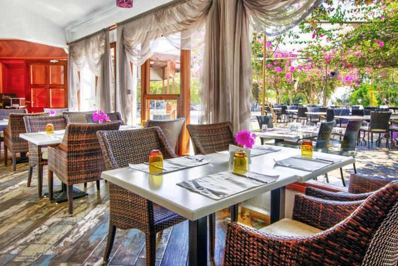 Merit Cyprus Gardens Holiday Фамагуста Экстерьер фото