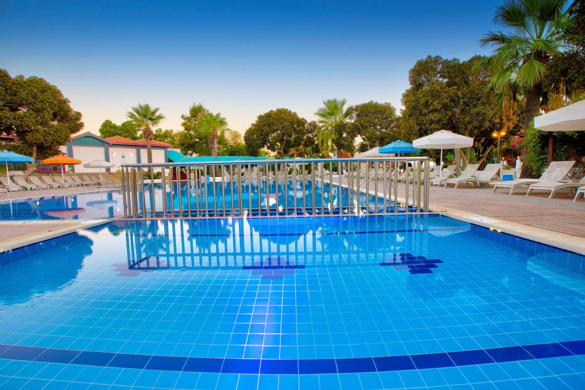 Merit Cyprus Gardens Holiday Фамагуста Экстерьер фото