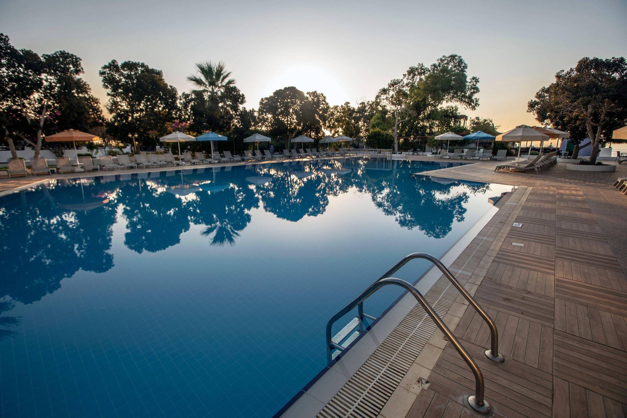 Merit Cyprus Gardens Holiday Фамагуста Экстерьер фото
