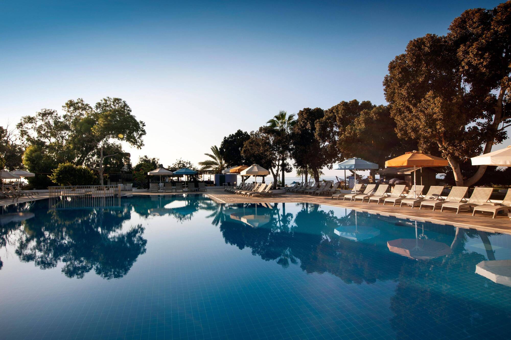 Merit Cyprus Gardens Holiday Фамагуста Экстерьер фото