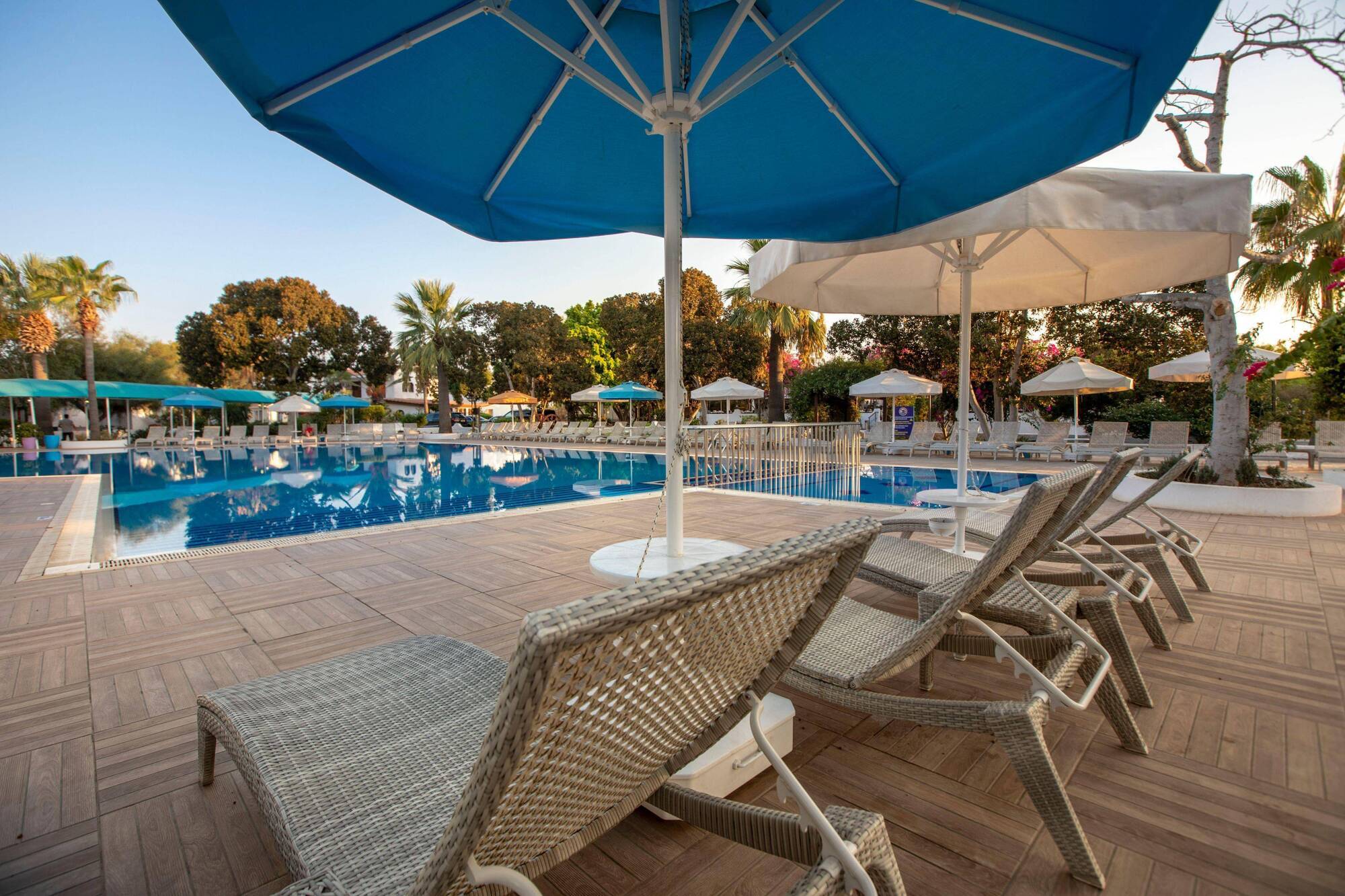 Merit Cyprus Gardens Holiday Фамагуста Экстерьер фото