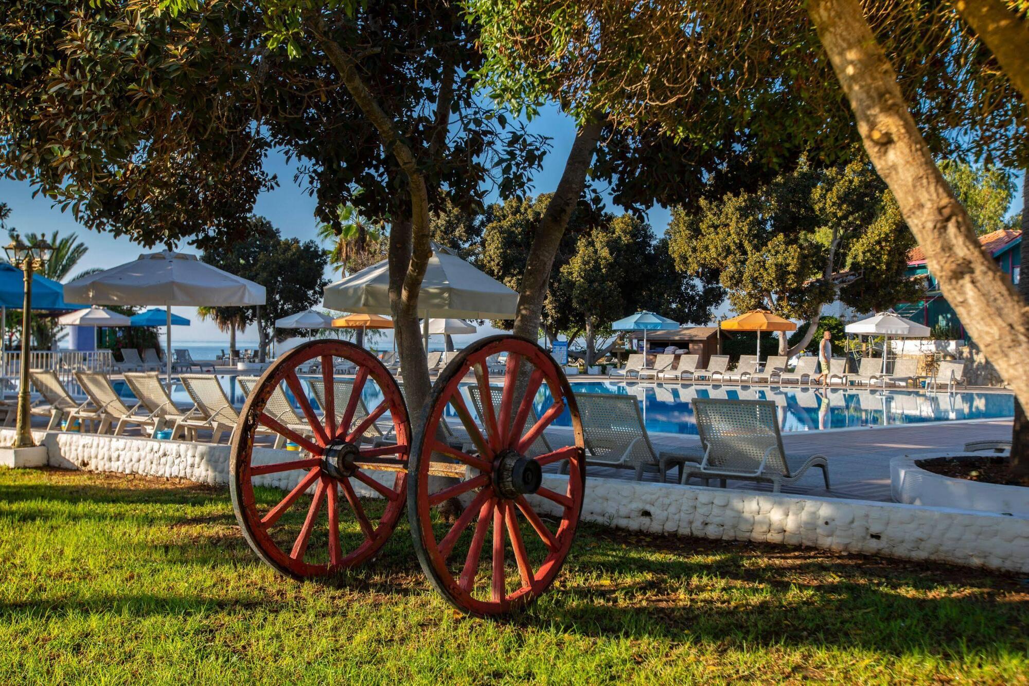 Merit Cyprus Gardens Holiday Фамагуста Экстерьер фото