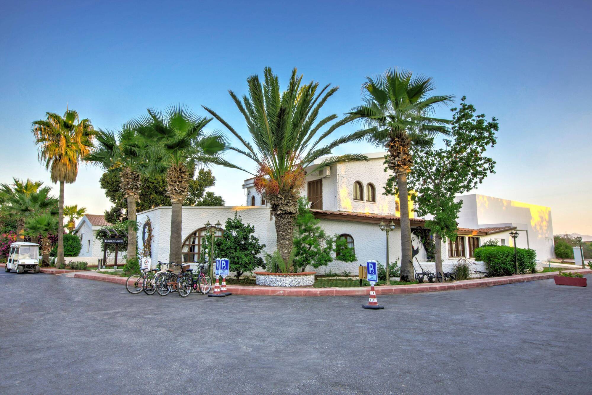 Merit Cyprus Gardens Holiday Фамагуста Экстерьер фото