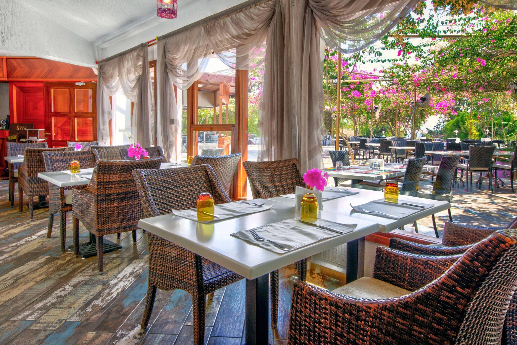 Merit Cyprus Gardens Holiday Фамагуста Экстерьер фото